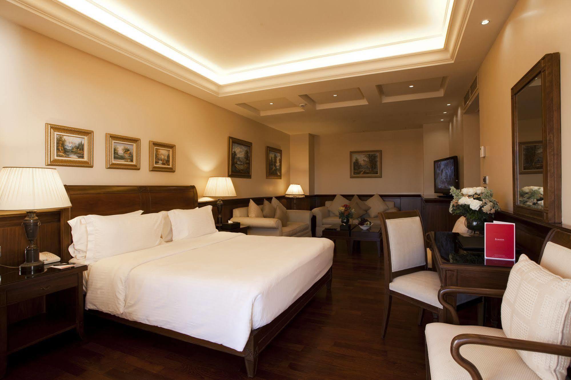 Ramada Plaza By Wyndham Beirut Raouche Hotel Exterior foto