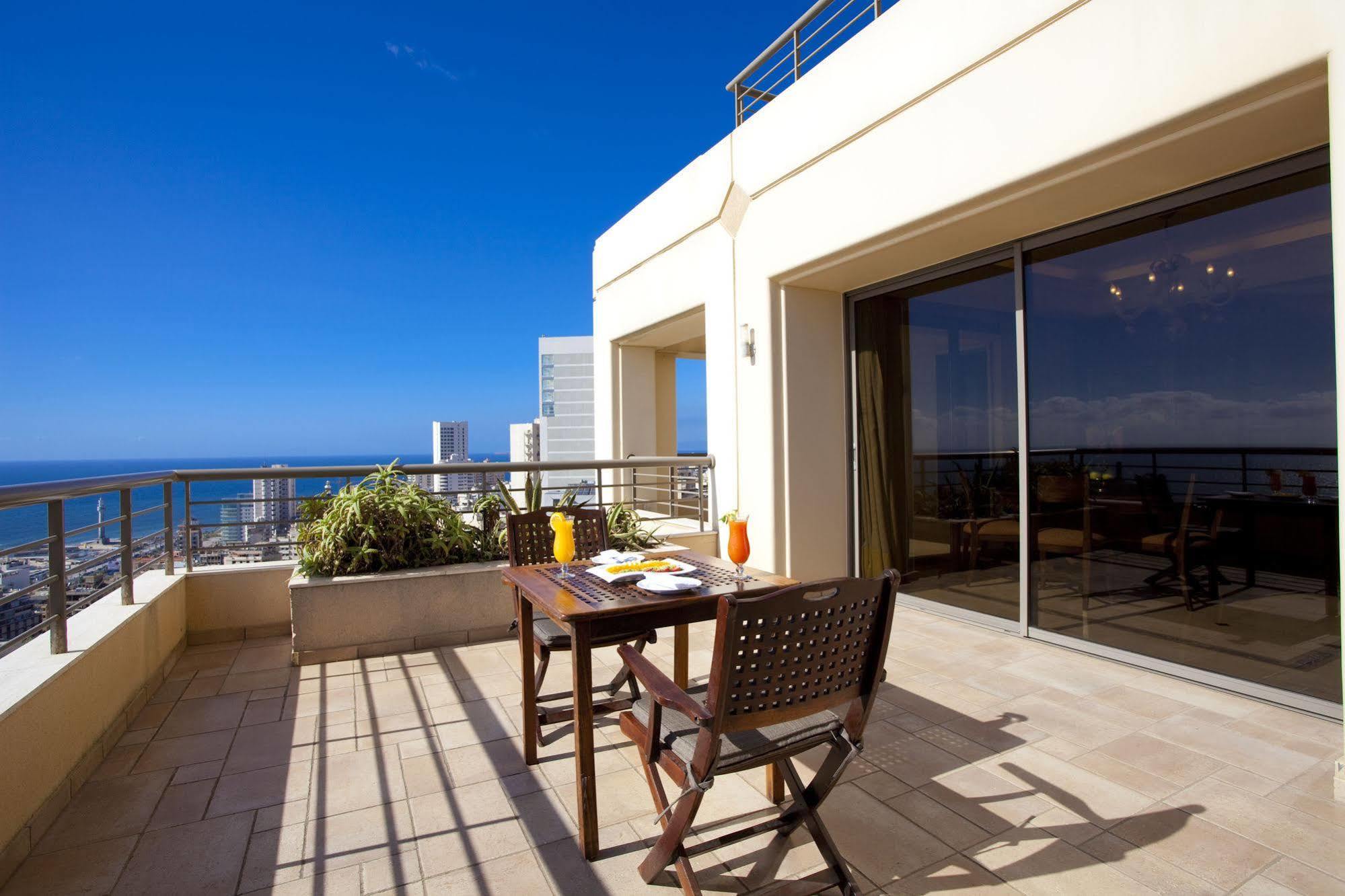Ramada Plaza By Wyndham Beirut Raouche Hotel Exterior foto